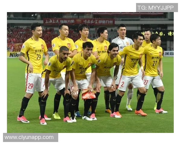 恒大与上港激战正酣精彩瞬间回顾及比赛照片分享